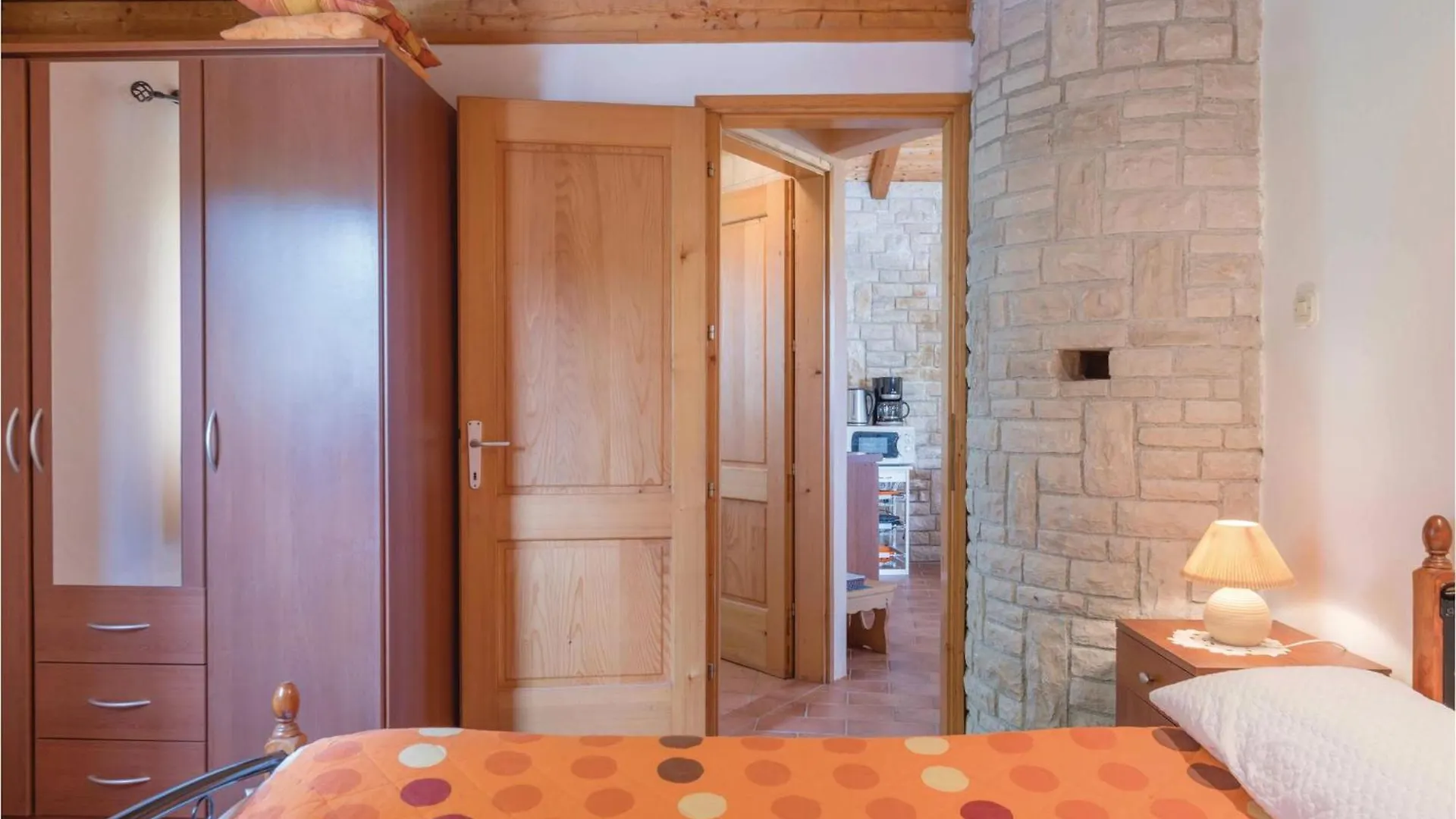 Cozy Home In Manjadvorci With Kitchen Holiday home