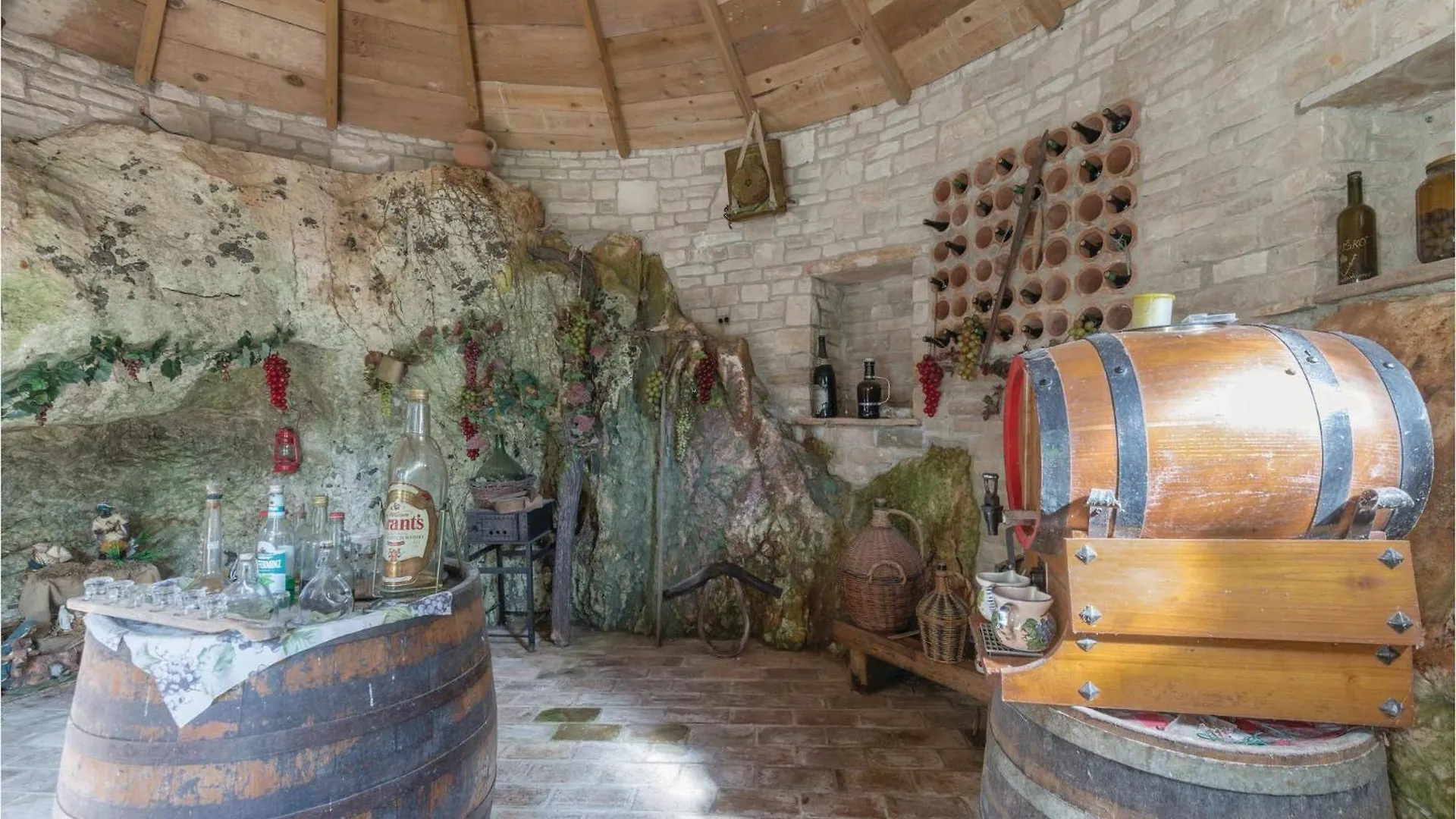Cozy Home In Manjadvorci With Kitchen